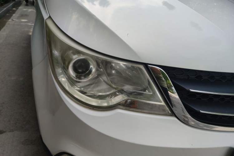 Used Baojun 730 2014 1.5L manual Comfort version 7 seats Right Front Headlight