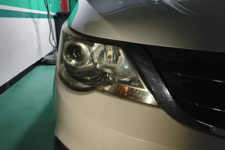Used Baojun 730 2014 1.5L manual standard trim 7 seats Right Front Headlight