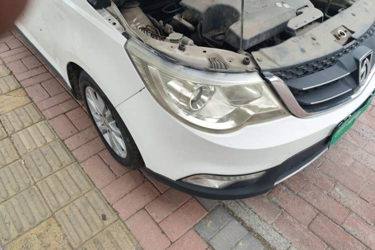 Used Baojun 730 2014 1.5L manual luxury trim 7 seats Right Front Headlight