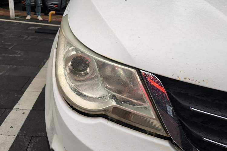 Used Baojun 730 2014 1.5L manual Comfort version 7 seats Right Front Headlight