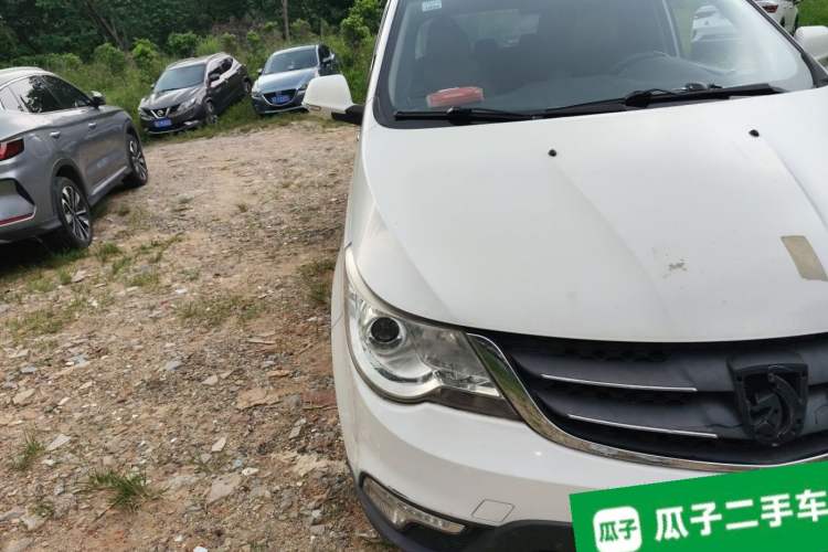 Used Baojun 730 2014 1.5L manual Comfort ESP version 7 seats Right Front Headlight