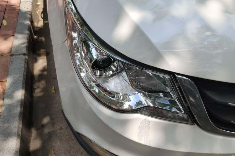 Used Baojun 730 2014 1.5L manual Comfort version 7 seats Right Front Headlight