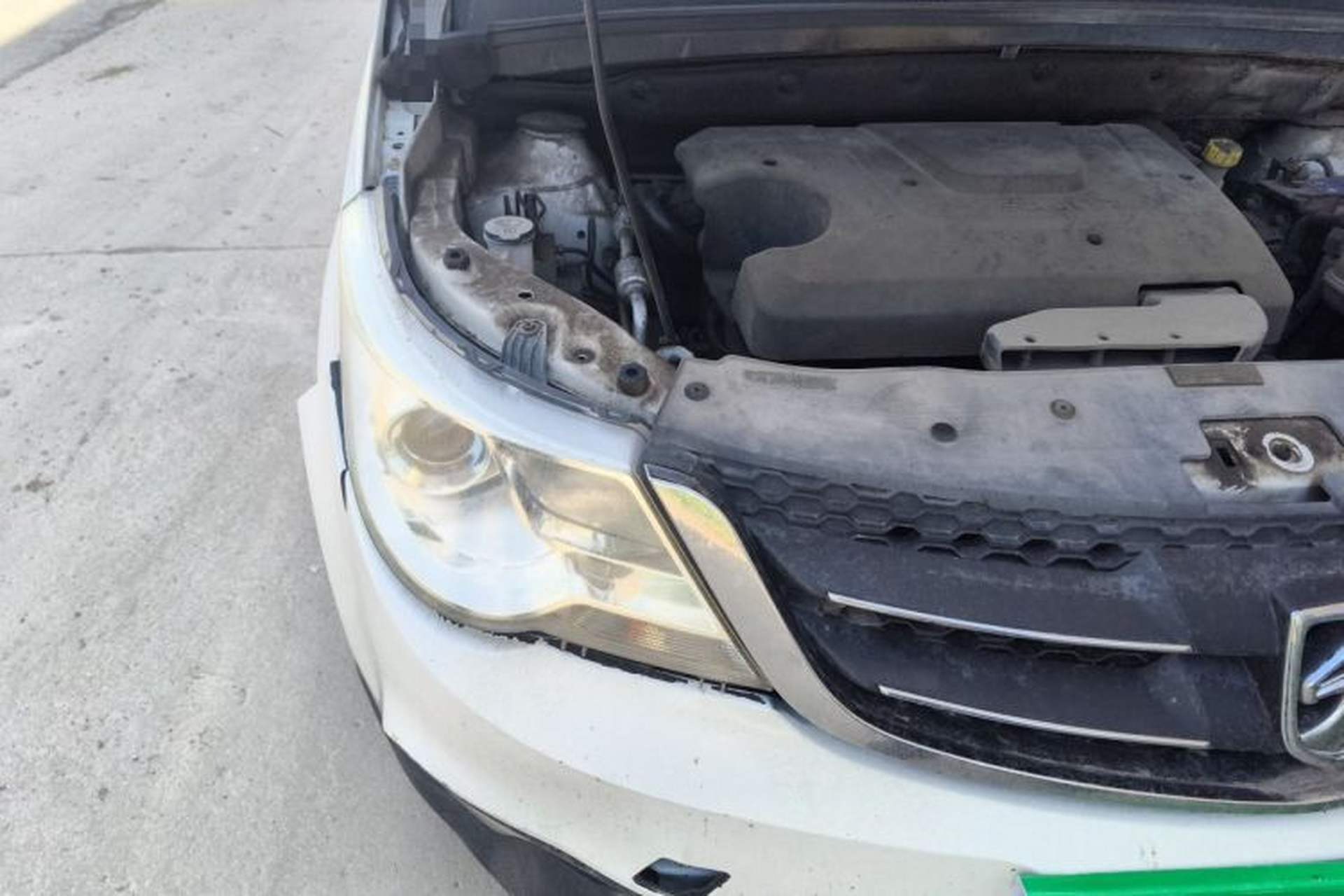 Used Baojun 730 2014 1.5L manual Comfort version 7 seats Right Front Headlight