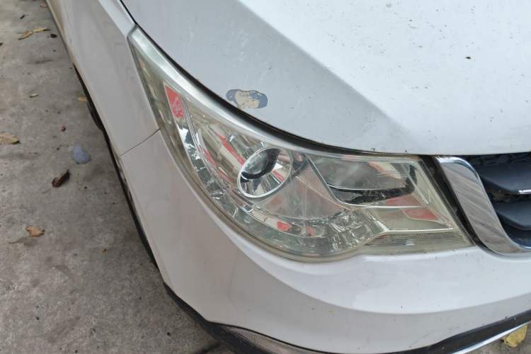 Used Baojun 730 2014 1.5L manual luxury trim 7 seats Right Front Headlight
