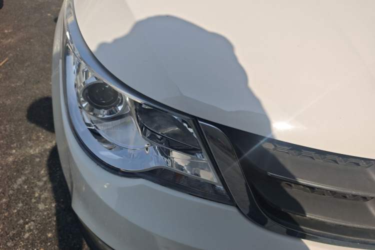Used Baojun 730 2014 1.5L manual luxury trim 7 seats Right Front Headlight