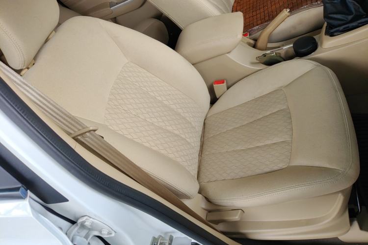Used Baojun 730 2014 1.5L manual standard trim 7 seats Right Front Seat