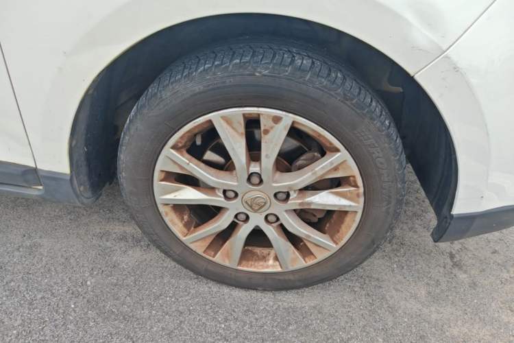 Used Baojun 730 2014 1.5L manual Comfort ESP version 7 seats Right Front Wheel Hub