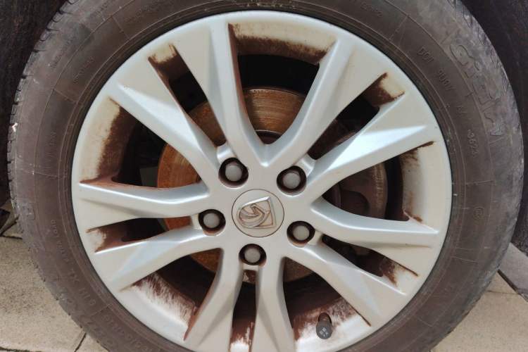 Used Baojun 730 2014 1.5L Manual Luxury Navigation ESP Version 7 Seats Right Front Wheel Hub