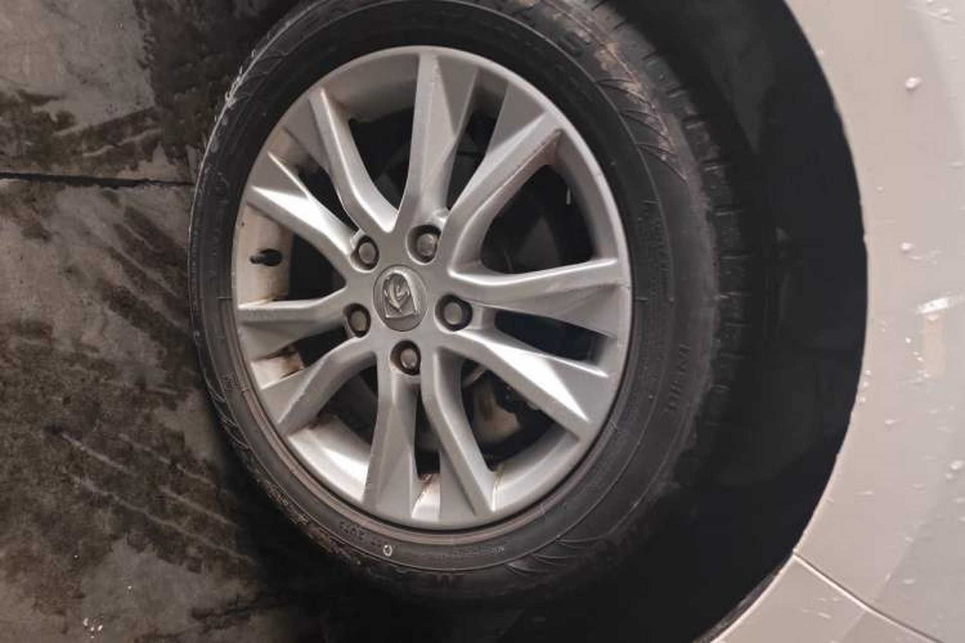 Used Baojun 730 2014 1.5L manual Comfort ESP version 7 seats Right Front Wheel Hub