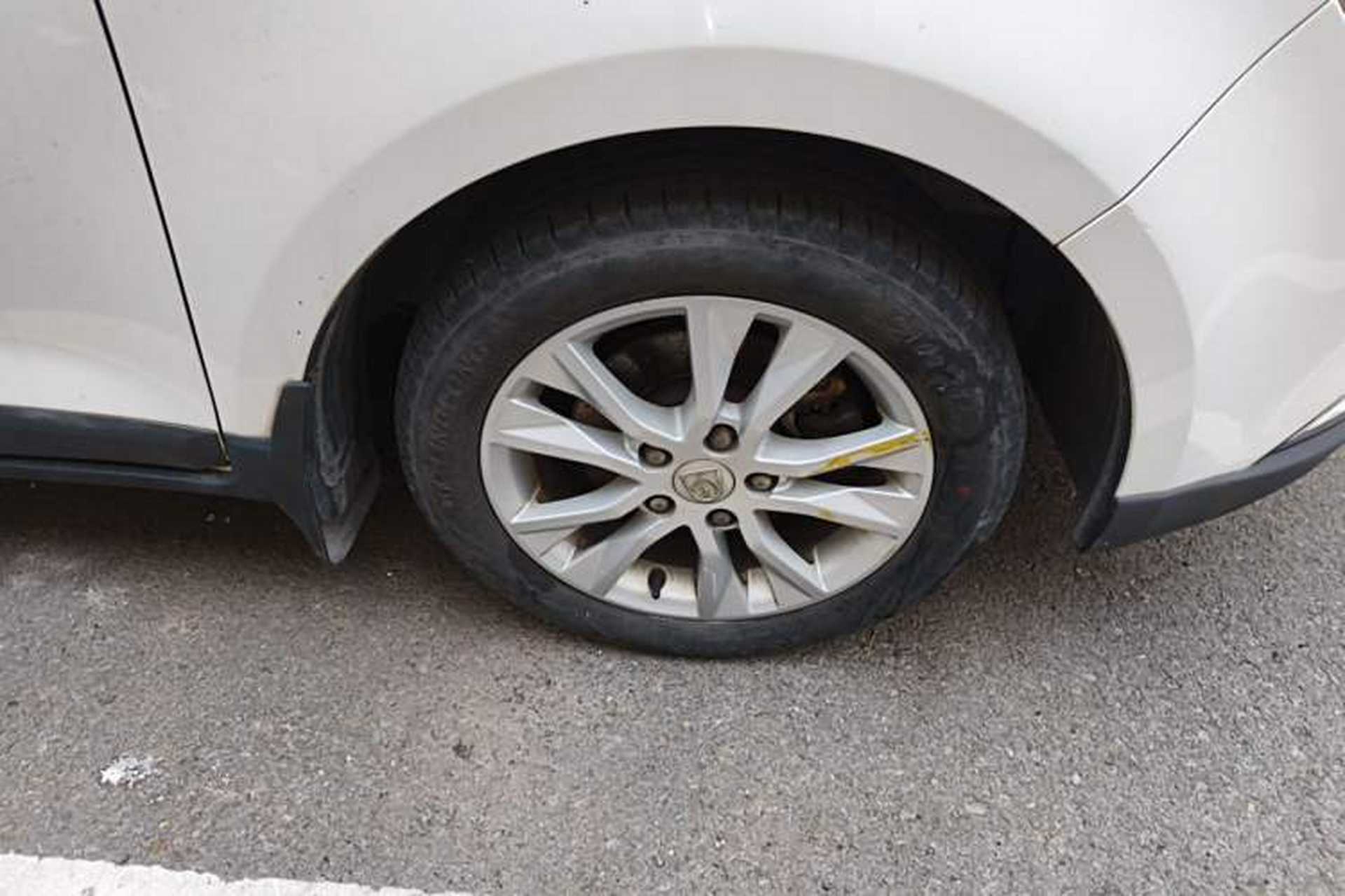 Used Baojun 730 2014 1.5L manual Comfort ESP version 7 seats Right Front Wheel Hub