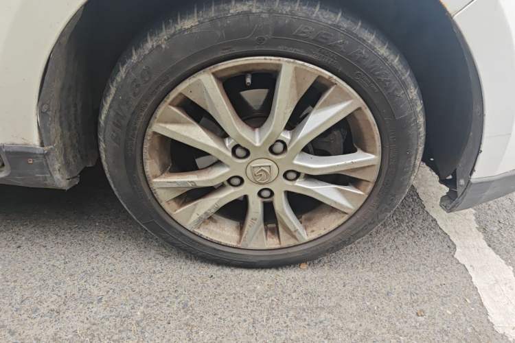 Used Baojun 730 2014 1.5L manual luxury trim 7 seats Right Front Wheel Hub