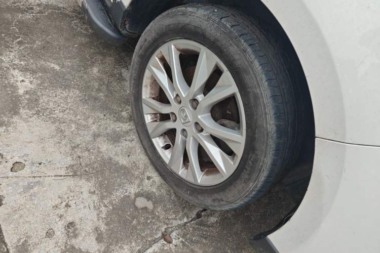 Used Baojun 730 2014 1.5L manual standard trim 7 seats Right Front Wheel Hub