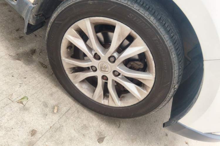 Used Baojun 730 2014 1.8L manual Comfort trim 7-seater Right Front Wheel Hub