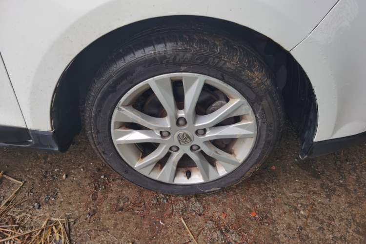 Used Baojun 730 2014 1.5L manual Comfort ESP version 7 seats Right Front Wheel Hub