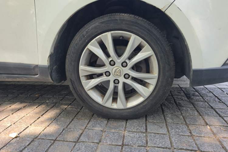 Used Baojun 730 2014 1.5L Manual Luxury Navigation ESP Version 7 Seats Right Front Wheel Hub