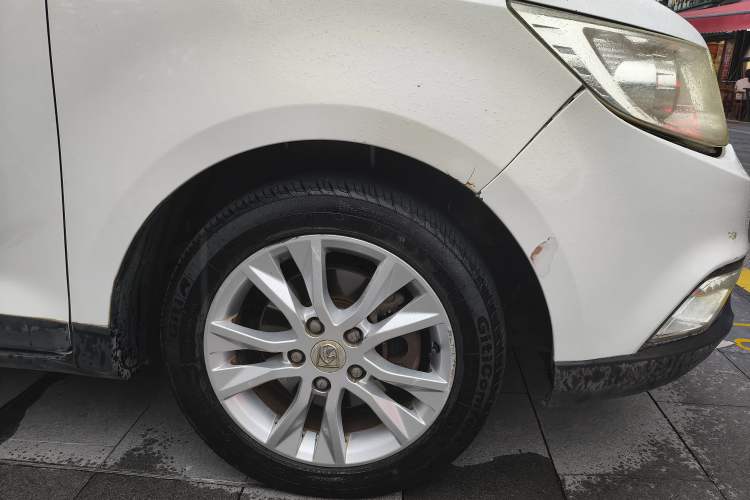 Used Baojun 730 2014 1.5L manual Comfort version 7 seats Right Front Wheel Hub