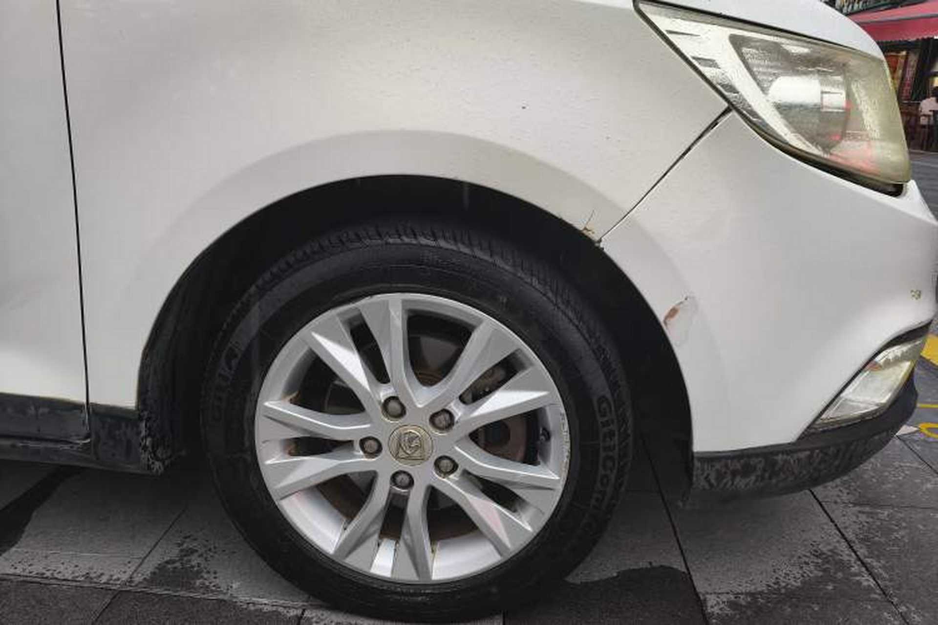 Used Baojun 730 2014 1.5L manual Comfort version 7 seats Right Front Wheel Hub