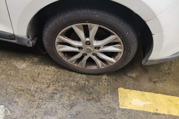 Used Baojun 730 2014 1.5L manual Comfort version 7 seats Right Front Wheel Hub