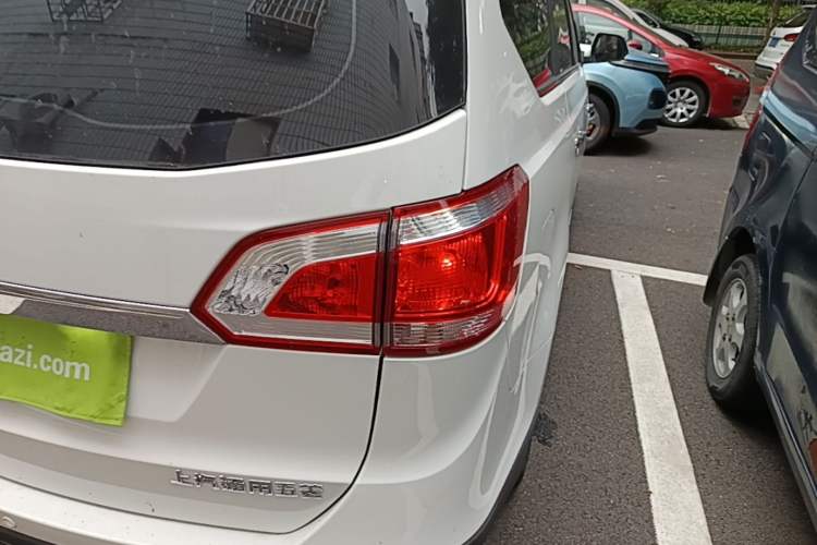 Used Baojun 730 2014 1.5L Manual Luxury Navigation ESP Version 7 Seats Right Rear Taillight