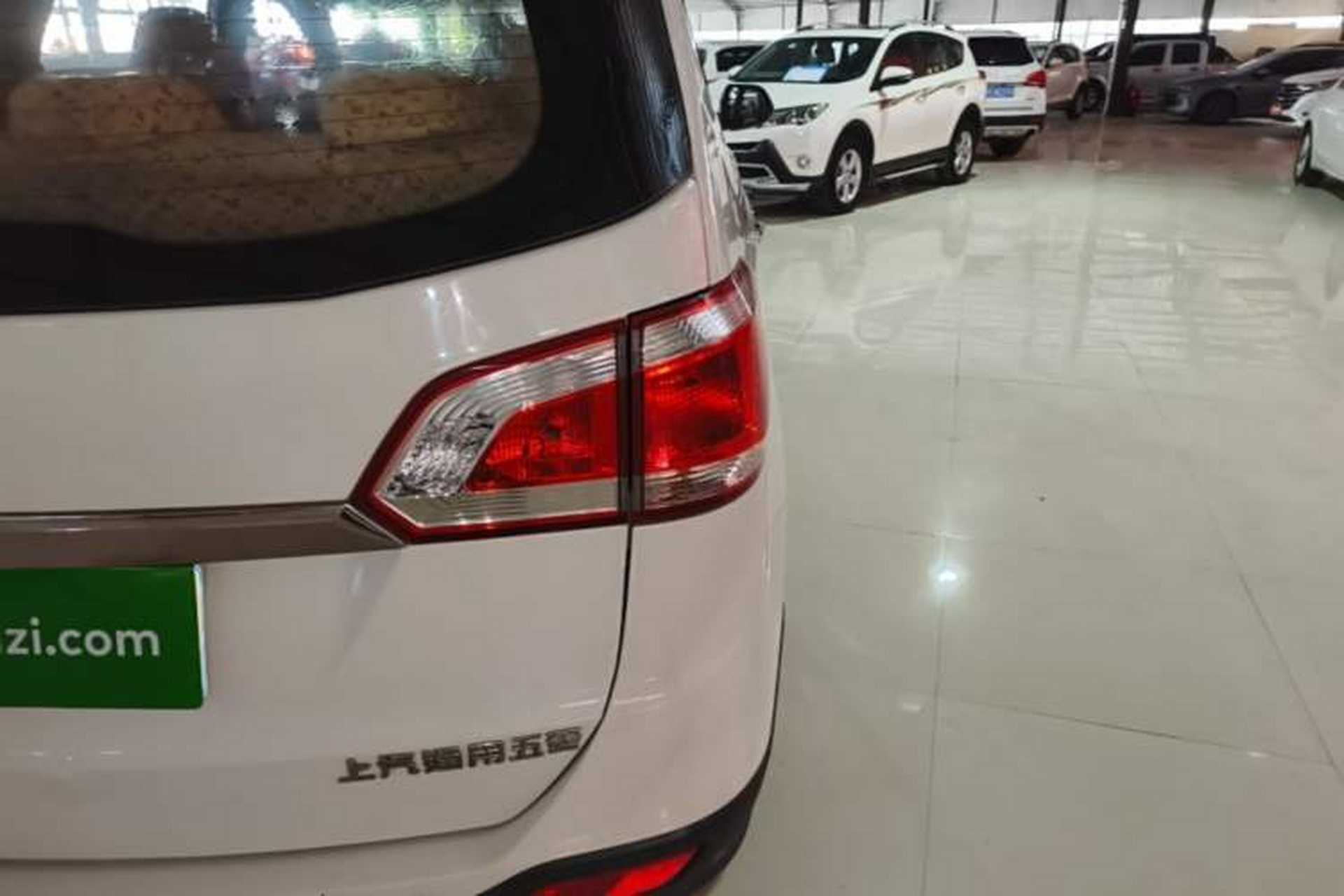 Used Baojun 730 2014 1.5L manual Comfort ESP version 7 seats Right Rear Taillight