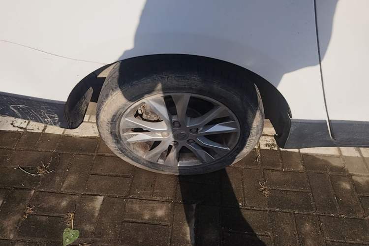 Used Baojun 730 2014 1.5L Manual Luxury Navigation ESP Version 7 Seats Right Rear Wheel Hub