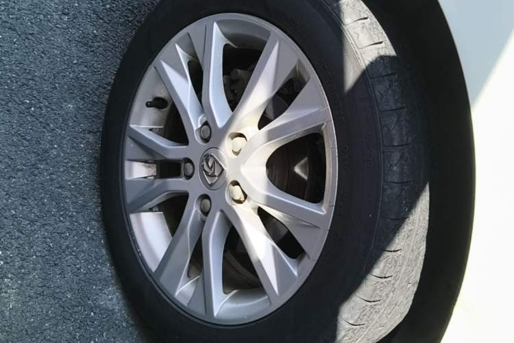 Used Baojun 730 2014 1.5L manual Comfort ESP version 7 seats Right Rear Wheel Hub