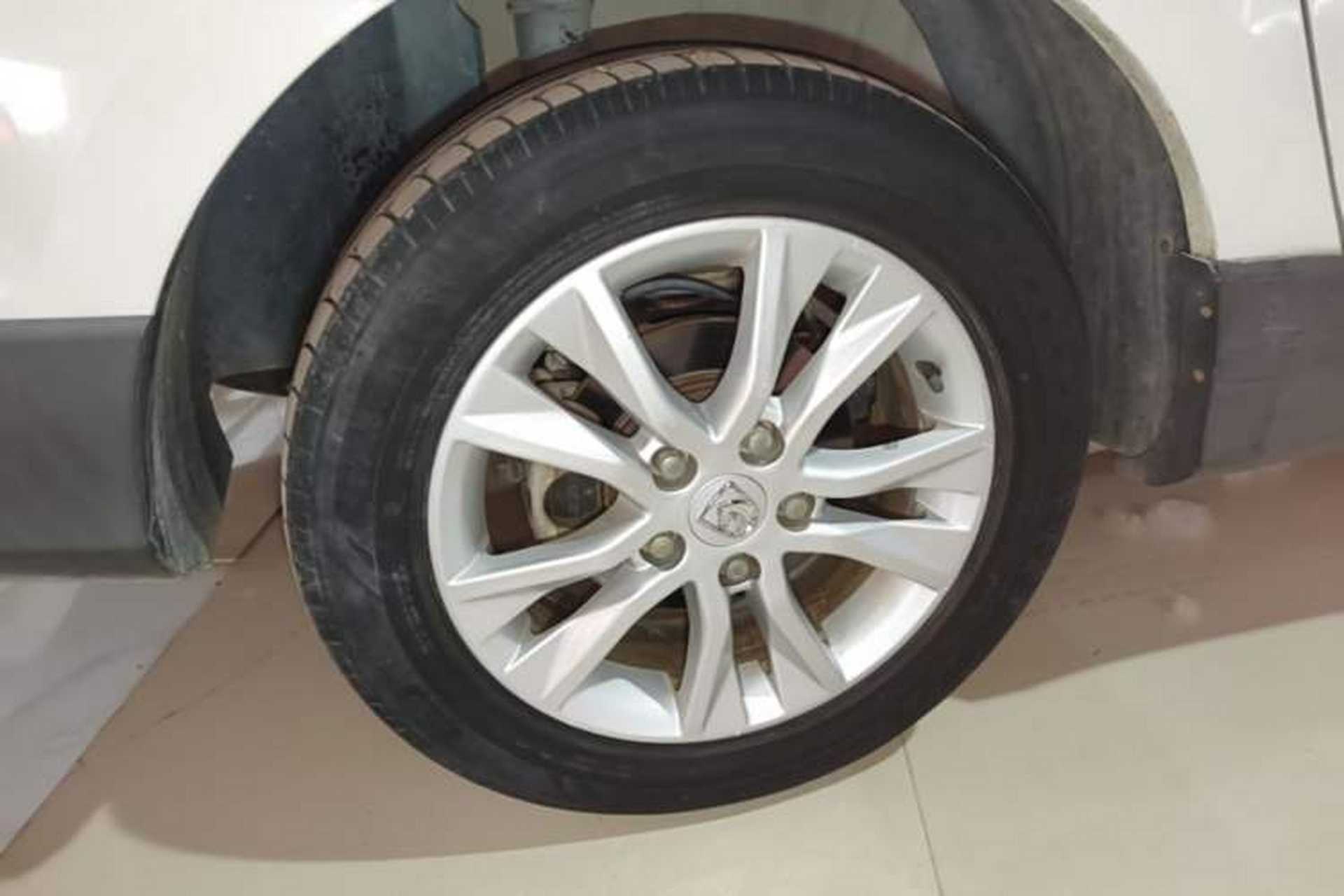 Used Baojun 730 2014 1.5L manual Comfort ESP version 7 seats Right Rear Wheel Hub