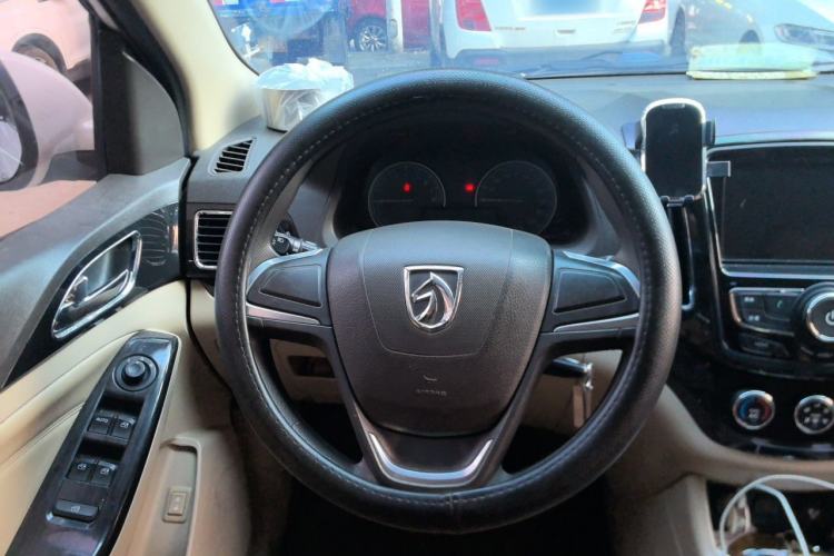 Used Baojun 730 2014 1.5L manual Comfort ESP version 7 seats Steering Wheel