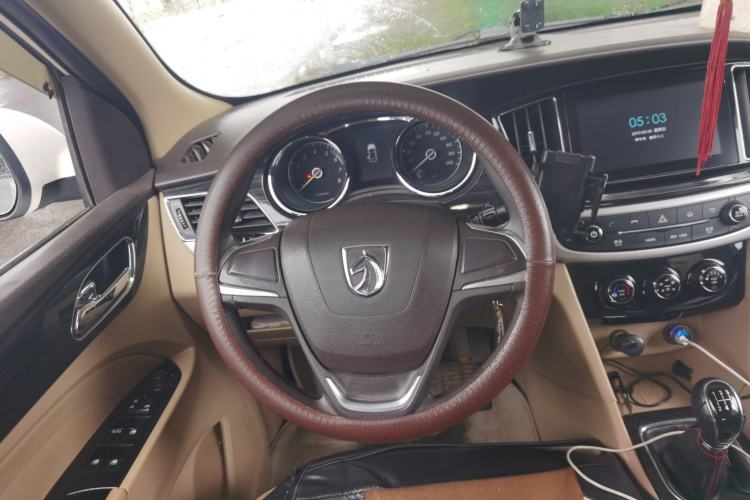 Used Baojun 730 2014 1.5L manual Comfort ESP version 7 seats Steering Wheel