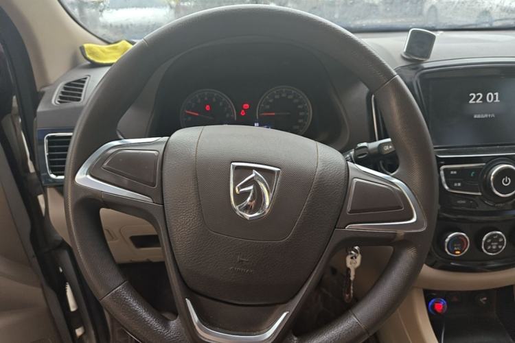 Used Baojun 730 2014 1.8L manual Comfort trim 7-seater Steering Wheel