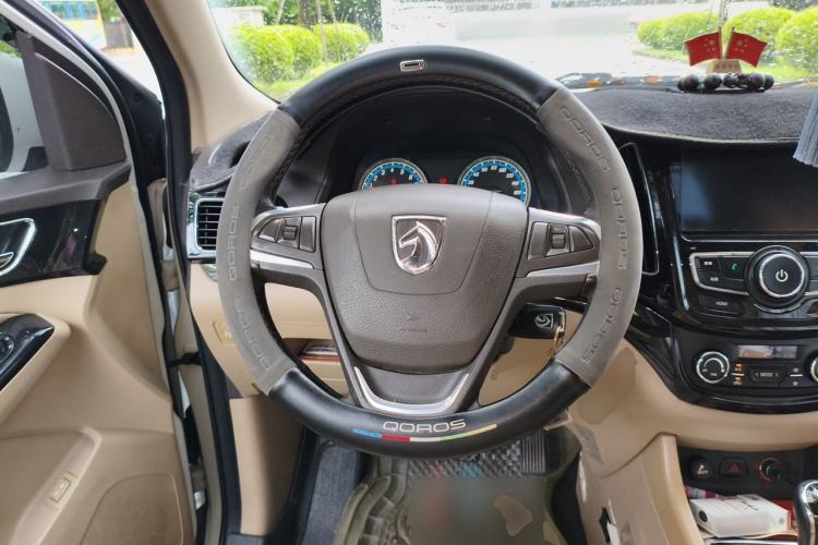 Used Baojun 730 2014 1.5L Manual Luxury Navigation ESP Version 7 Seats Steering Wheel