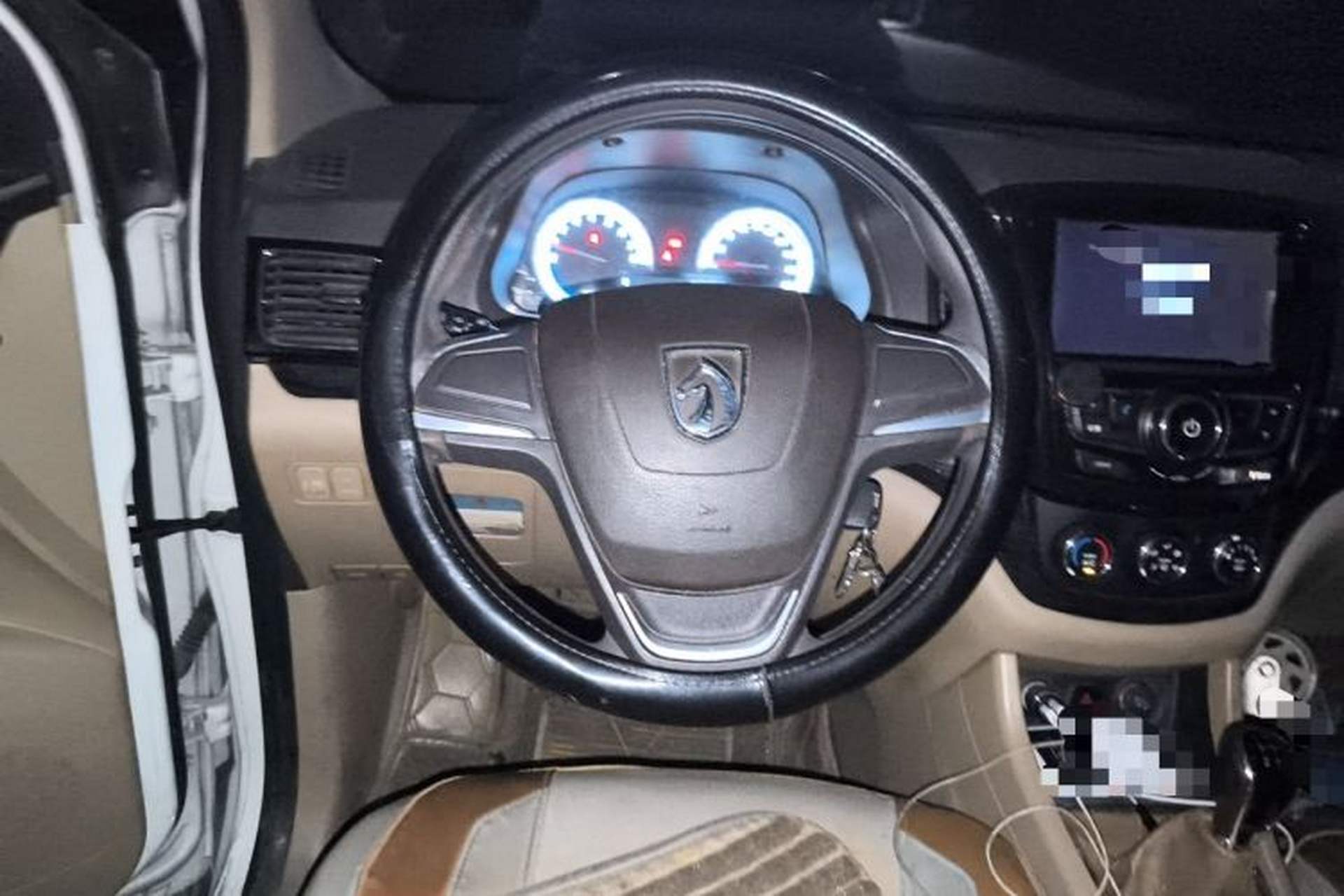 Used Baojun 730 2014 1.5L manual Comfort version 7 seats Steering Wheel