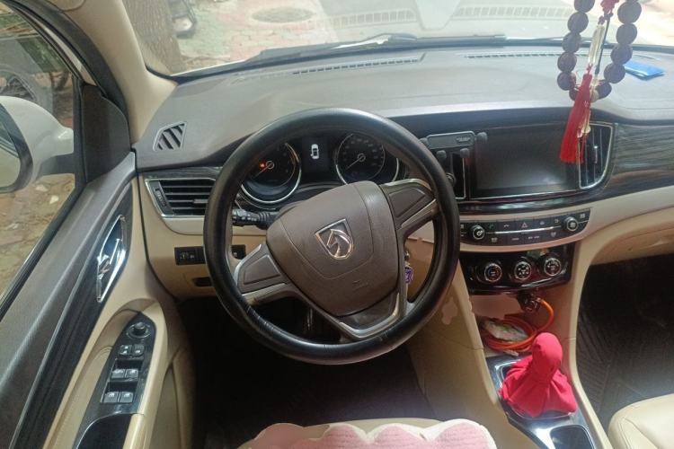Used Baojun 730 2014 1.5L manual Comfort version 7 seats Steering Wheel