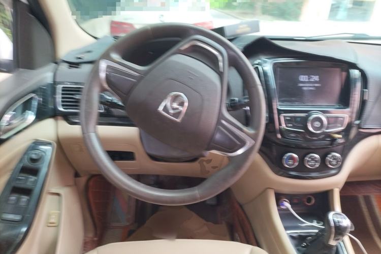 Used Baojun 730 2014 1.5L manual Comfort version 7 seats Steering Wheel