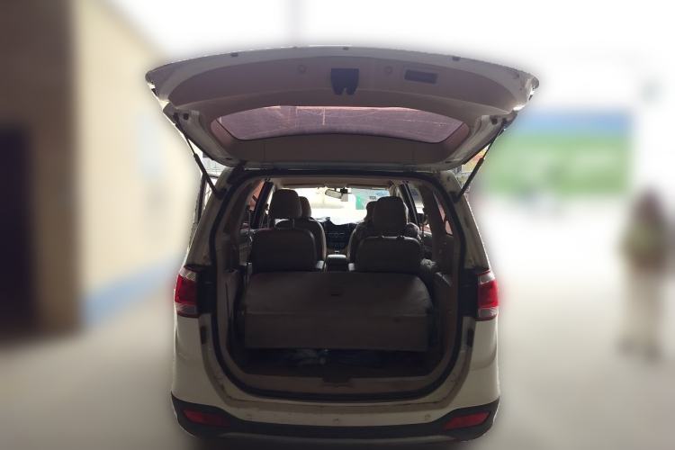 Used Baojun 730 2014 1.5L manual Comfort version 7 seats Trunk