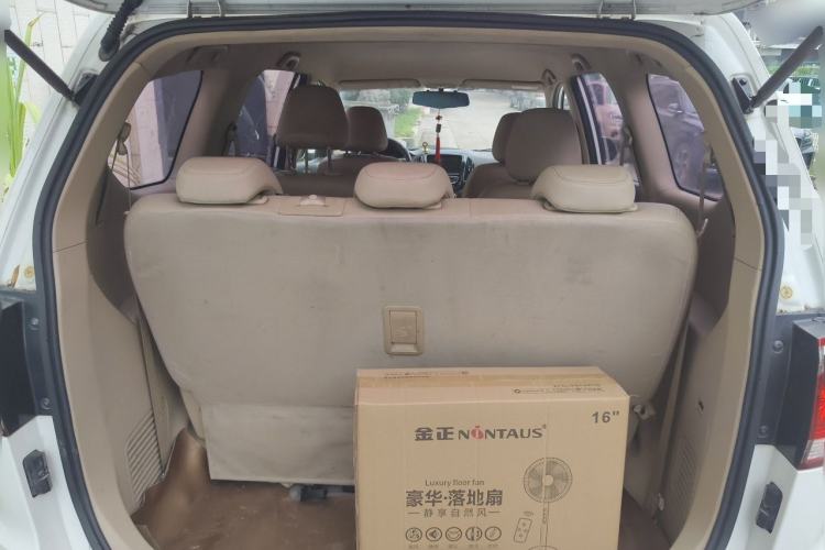 Used Baojun 730 2014 1.5L manual Comfort version 7 seats Trunk