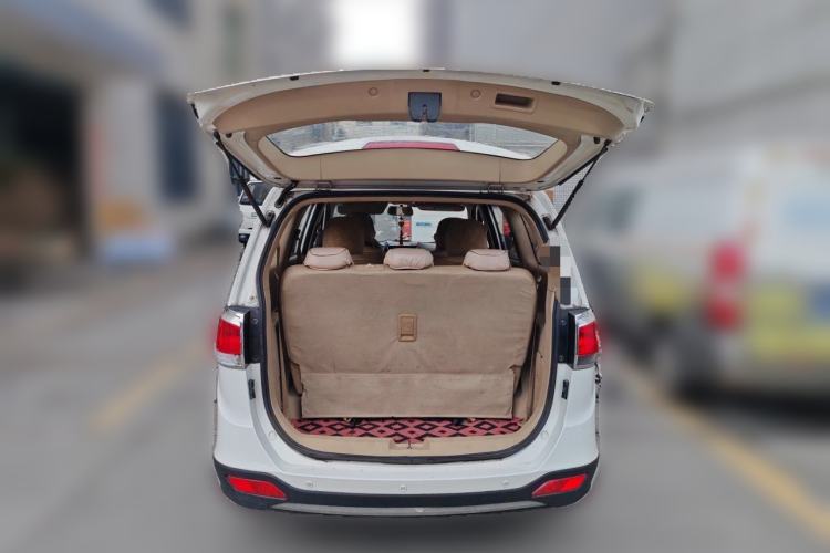 Used Baojun 730 2014 1.5L manual luxury trim 7 seats Trunk