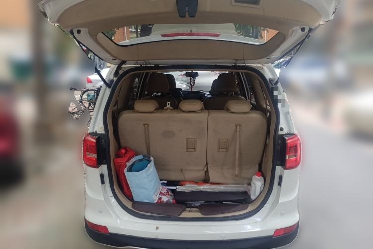 Used Baojun 730 2014 1.5L manual Comfort version 7 seats Trunk