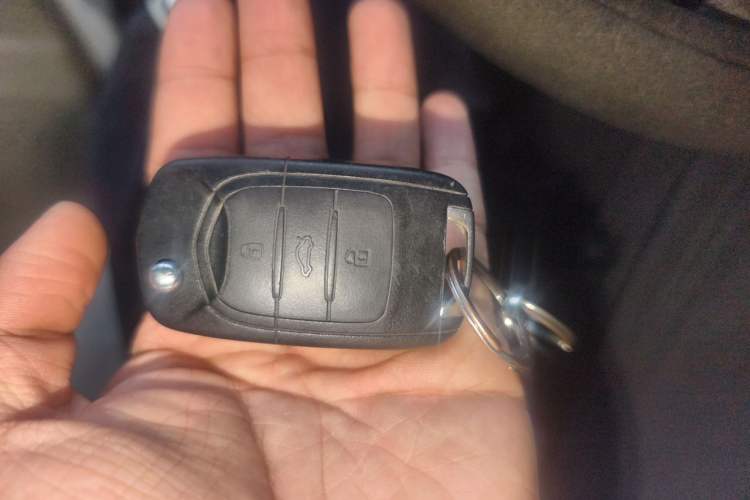Used Baojun 730 2014 1.5L manual Comfort version 7 seats Vehicle Key