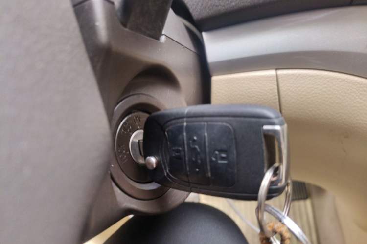 Used Baojun 730 2014 1.5L manual standard trim 7 seats Vehicle Key