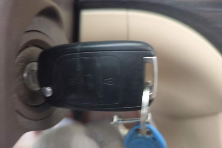 Used Baojun 730 2014 1.5L manual luxury trim 7 seats Vehicle Key