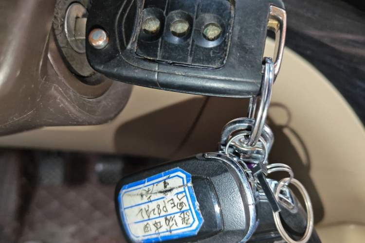 Used Baojun 730 2014 1.5L manual luxury trim 7 seats Vehicle Key