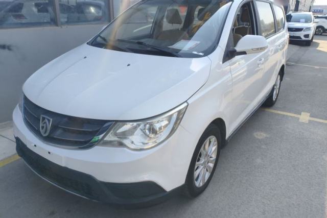 Used Baojun 730 2014 1.5L manual standard trim 7 seats