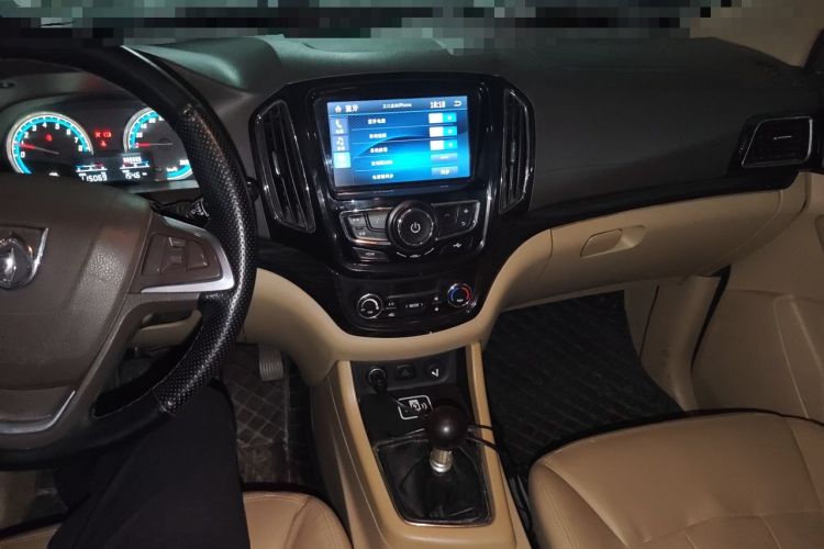 Used Baojun 730 2014 1.5L Manual Luxury Navigation ESP Version 7 Seats Audio And AC Panel