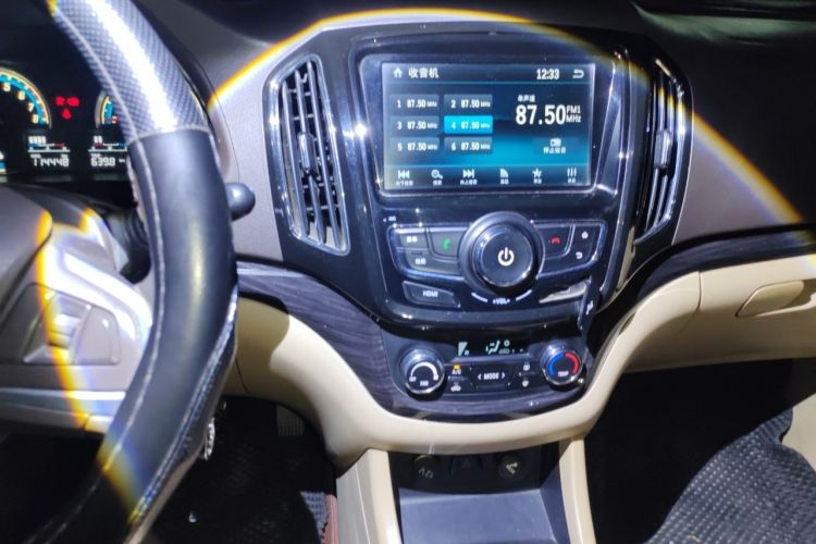 Used Baojun 730 2014 1.5L Manual Luxury Navigation ESP Version 7 Seats Audio And AC Panel