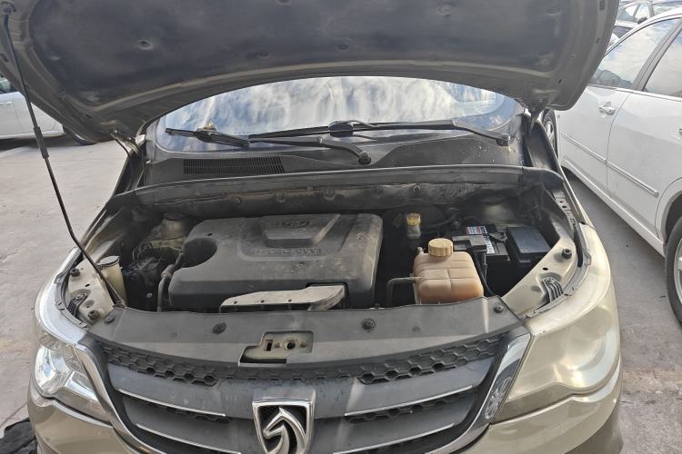 Used Baojun 730 2014 1.5L manual Comfort version 7 seats Engine Bay