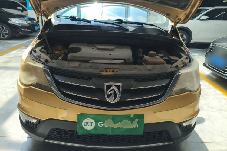 Used Baojun 730 2014 1.5L manual luxury trim 7 seats Engine Bay