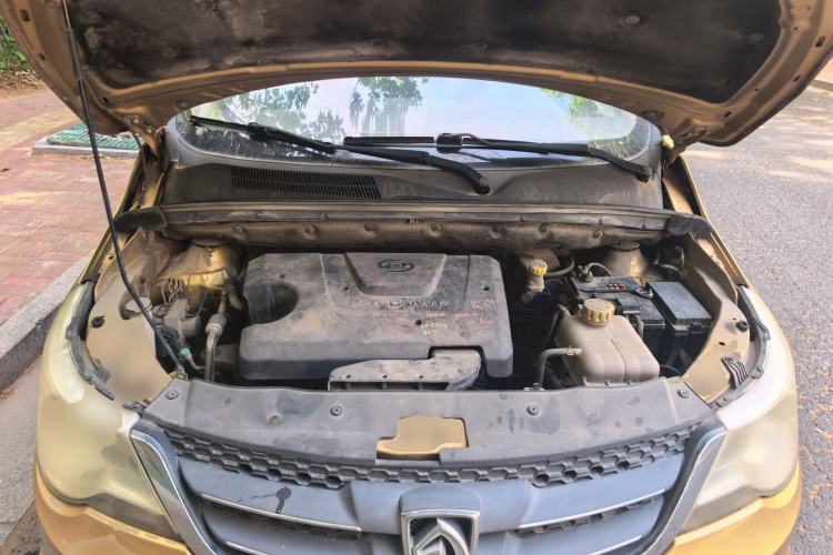 Used Baojun 730 2014 1.5L manual Comfort ESP version 7 seats Engine Bay