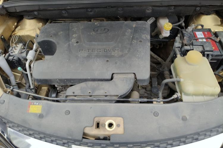 Used Baojun 730 2014 1.5L manual Comfort ESP version 7 seats Engine Bay