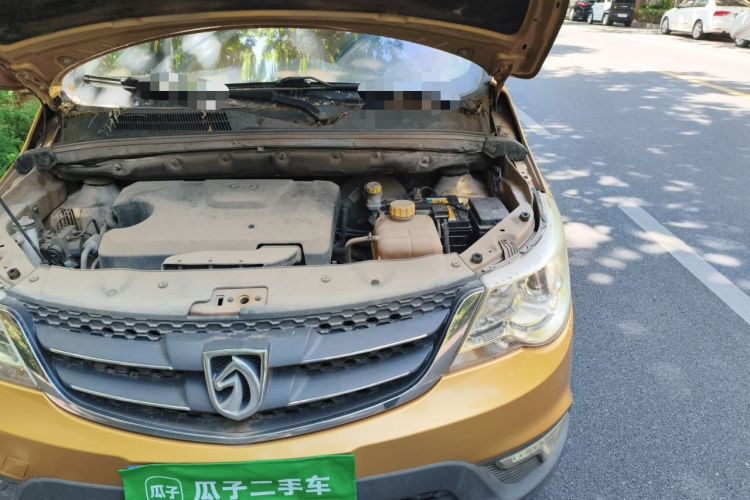 Used Baojun 730 2014 1.5L manual Comfort version 7 seats Engine Bay Left